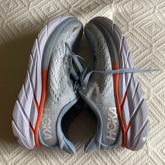 Hold one one Clifton 8 - Picture 7 of 7